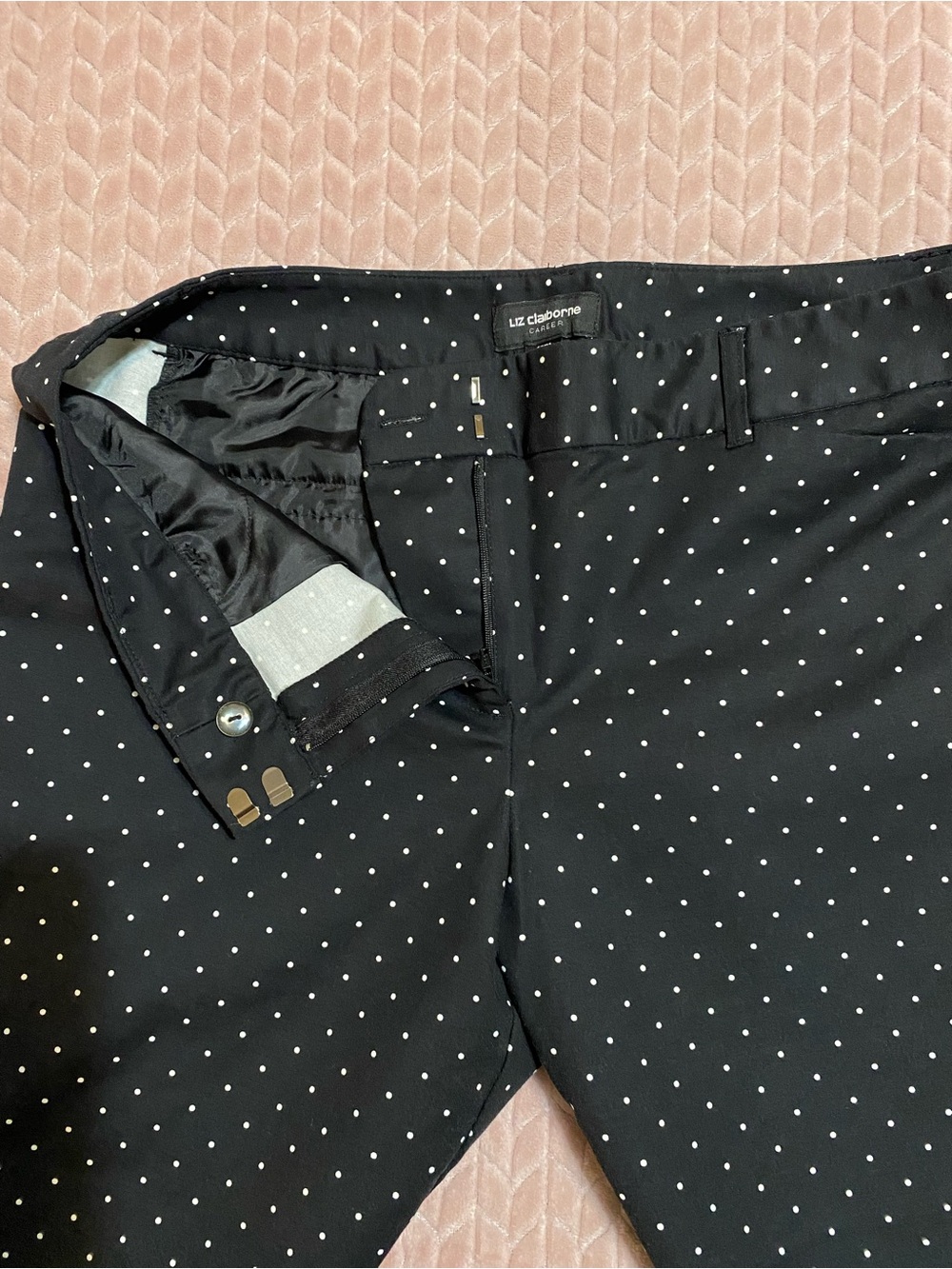 Liz Claiborne Black Polka Dot Ankle Pants Women’s Size 12 - Picture 3 of 8